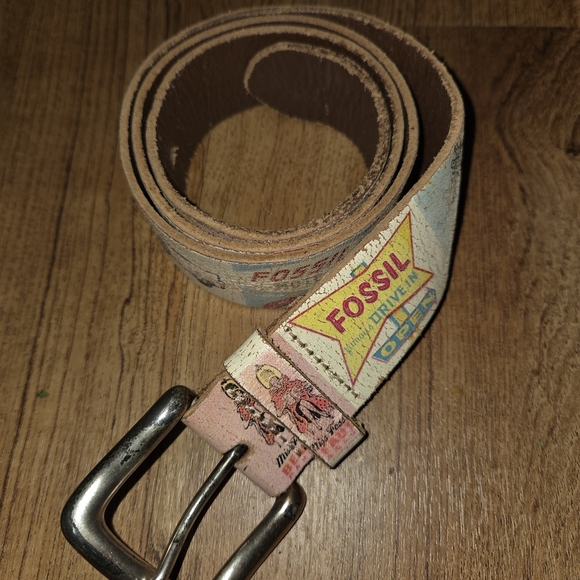 Fossil Women's Belt Genuine Leather Vintage Car Dancers Signs Size Medium - Picture 1 of 7